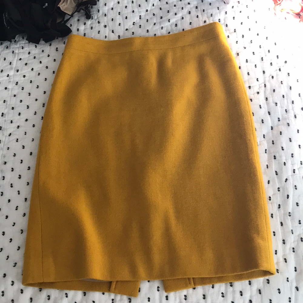 Mustard skirt